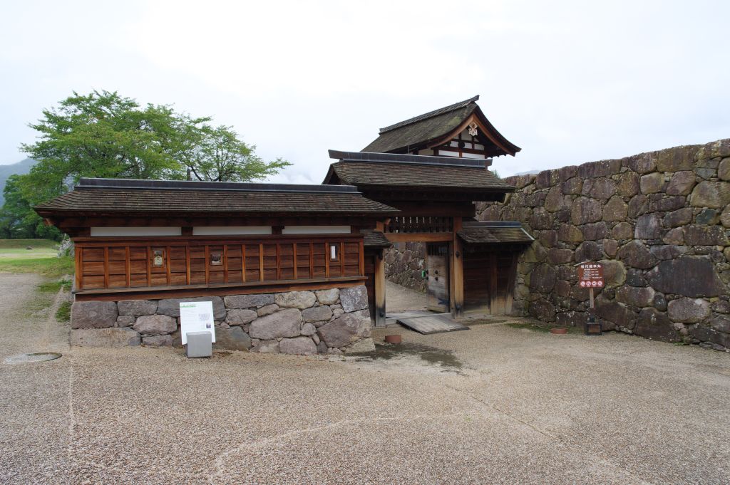 松代城・北不明門を外側から