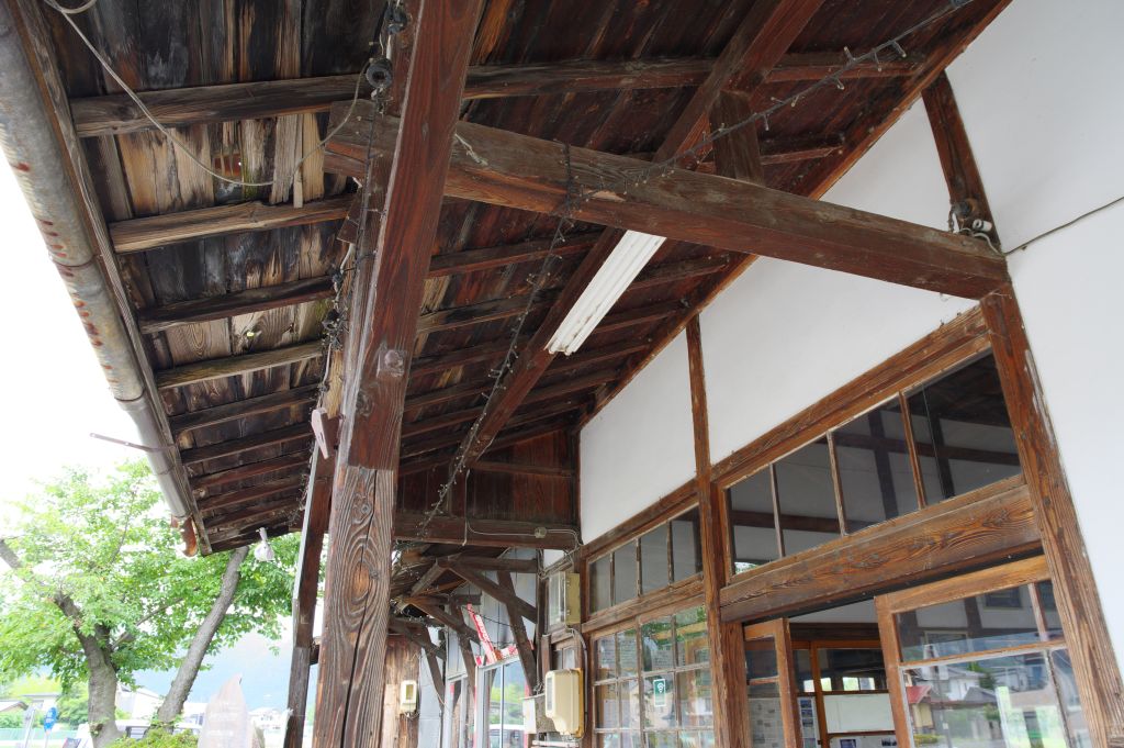 旧松代駅・駅舎屋根の木組