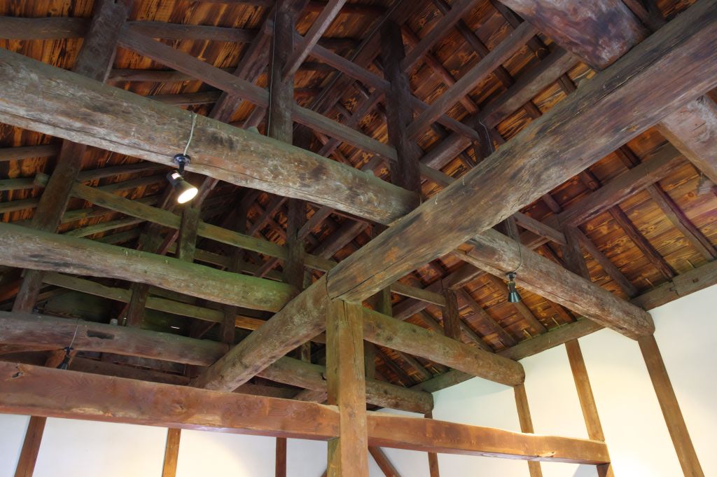 上田城・南櫓内の2階天井の木枠