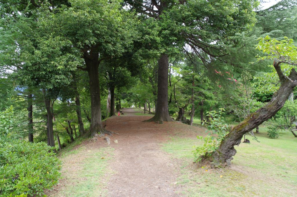 上田城・北側の土塁上