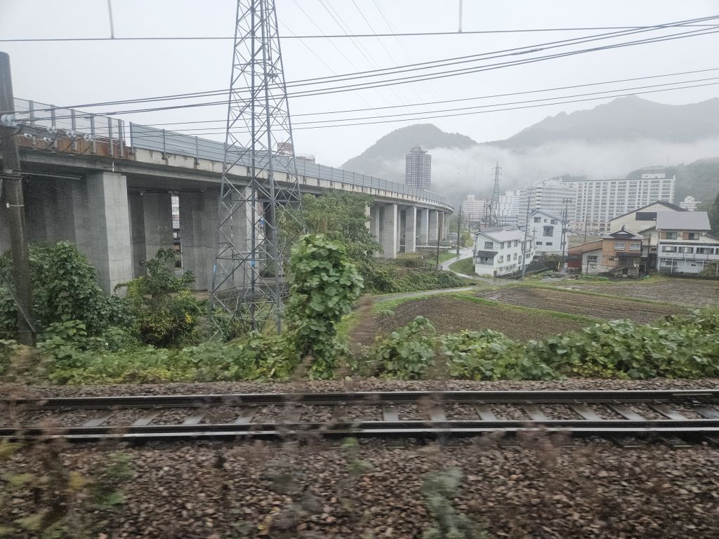 上越線・岩原スキー場前駅付近