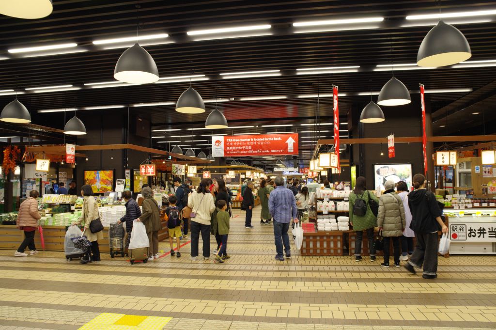 越後湯沢駅・CoCoLo湯沢の売店群