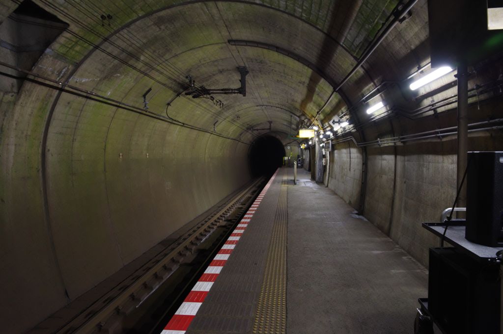 美佐島駅・ホーム全景（西から）