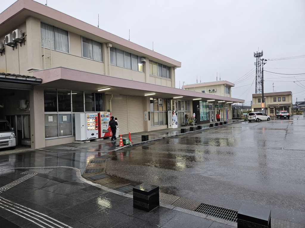 十日町駅・東口
