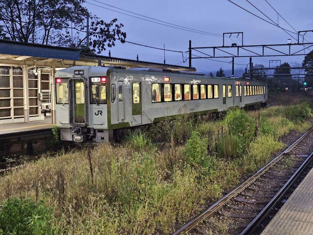 越後川口駅・上越線側から見る飯山線