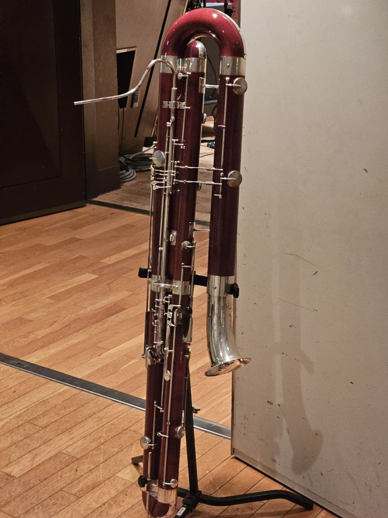 舞台袖のコントラファゴット