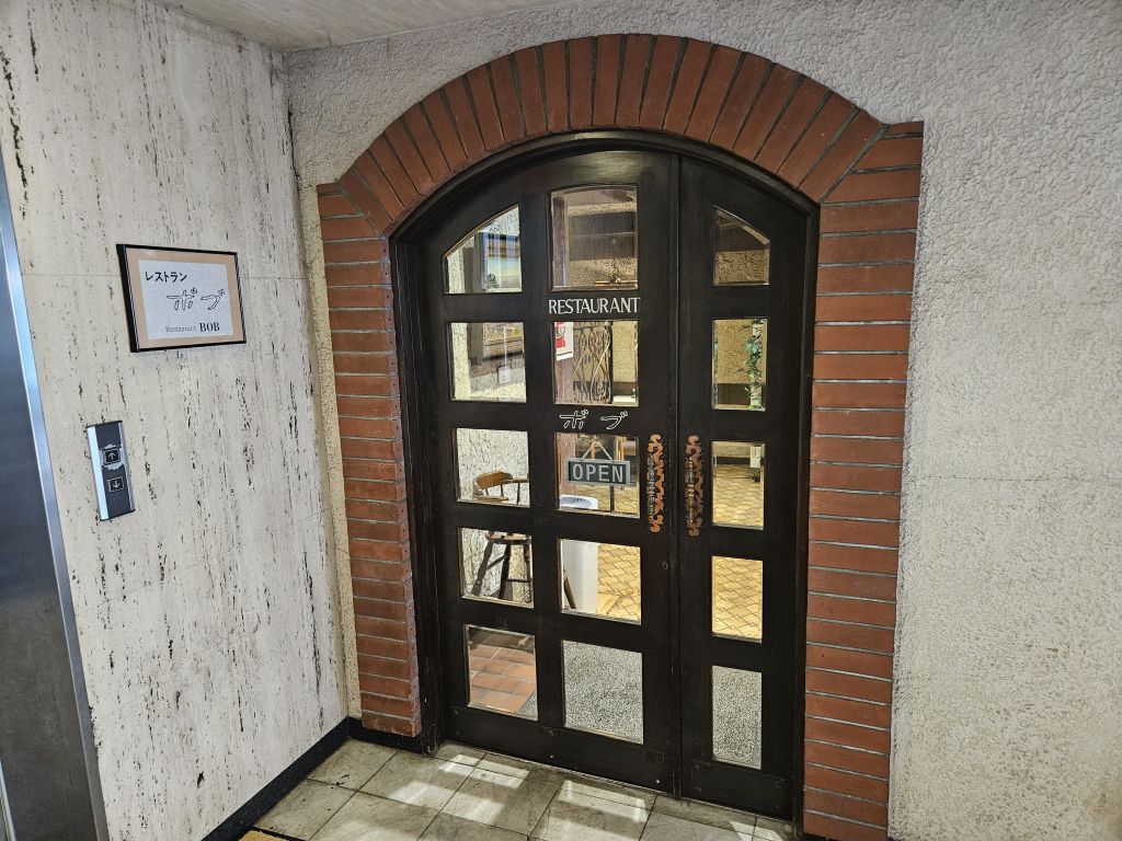 長岡のホテル・朝食会場入口