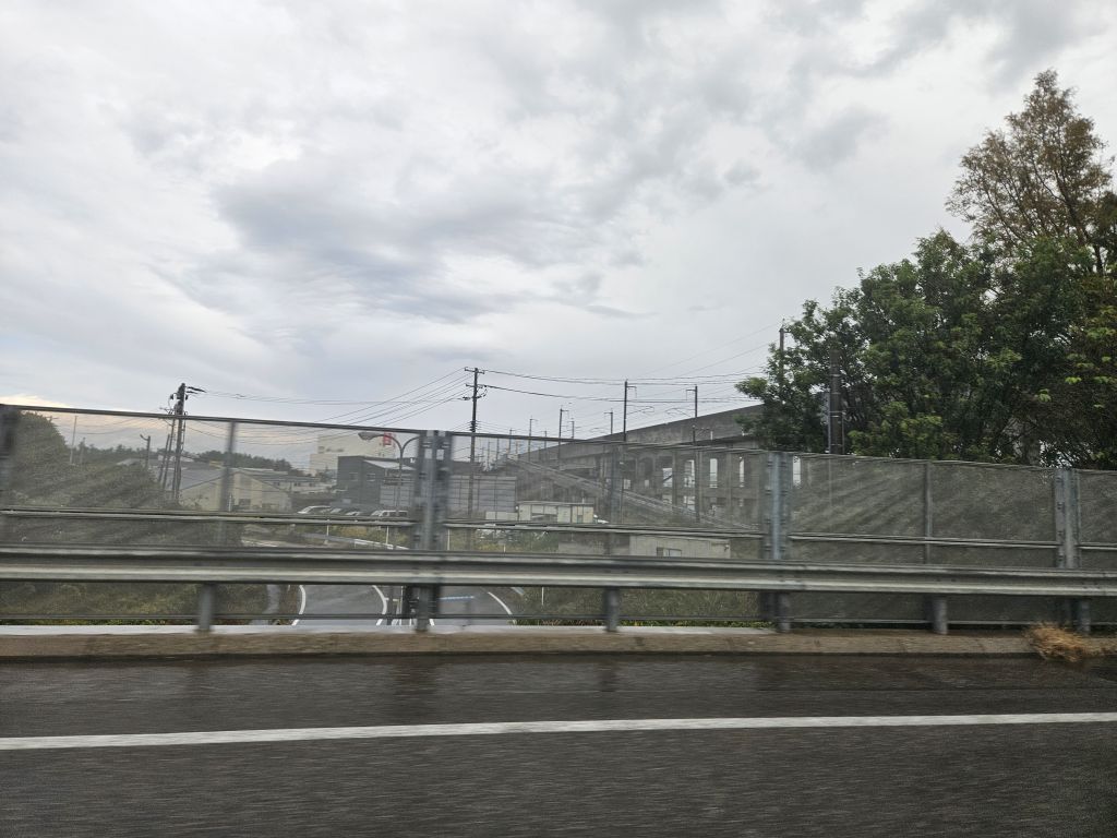 長岡から村上へ・新潟市、新幹線をくぐる