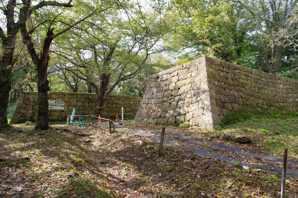 村上城・御鐘門の石垣