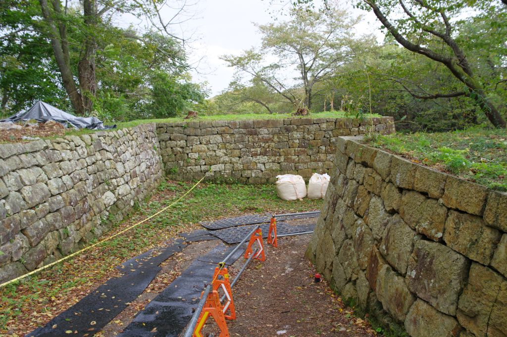 村上城・御鐘門を上から