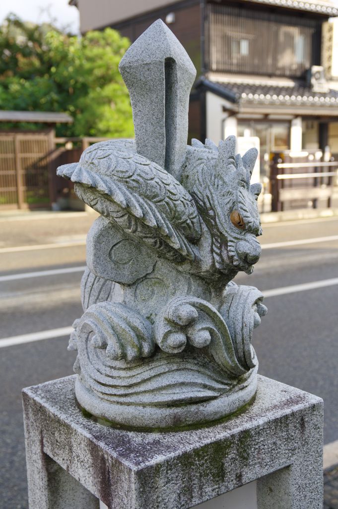 越後村上町屋通り・像