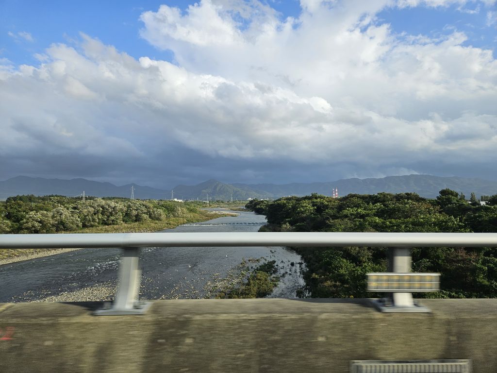 村上からの帰路・川