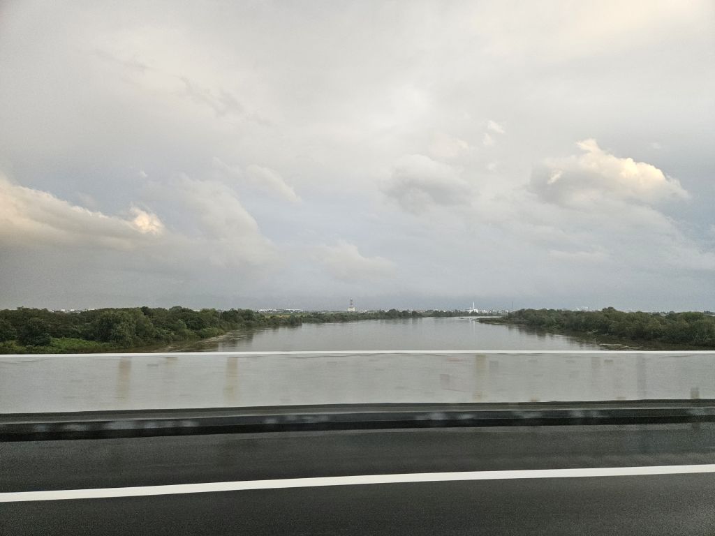 村上からの帰路・信濃川