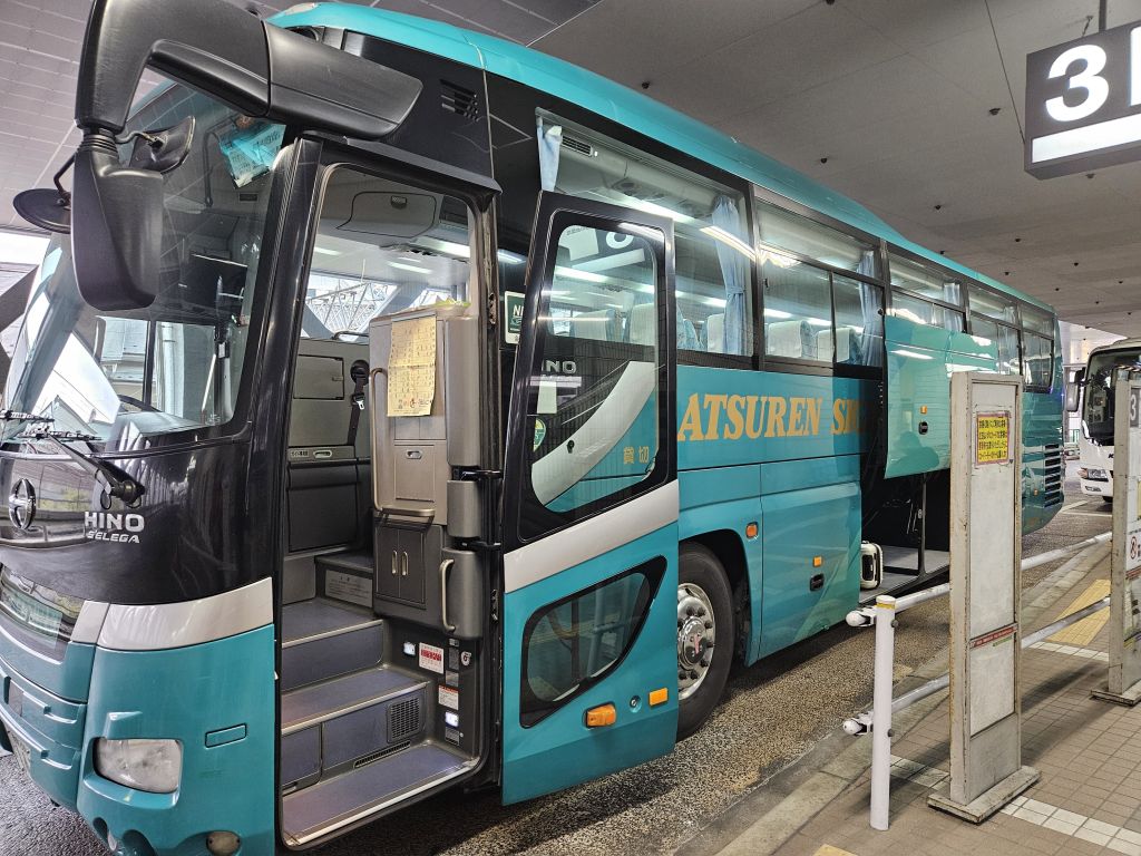 町田バスターミナル・バスに乗車