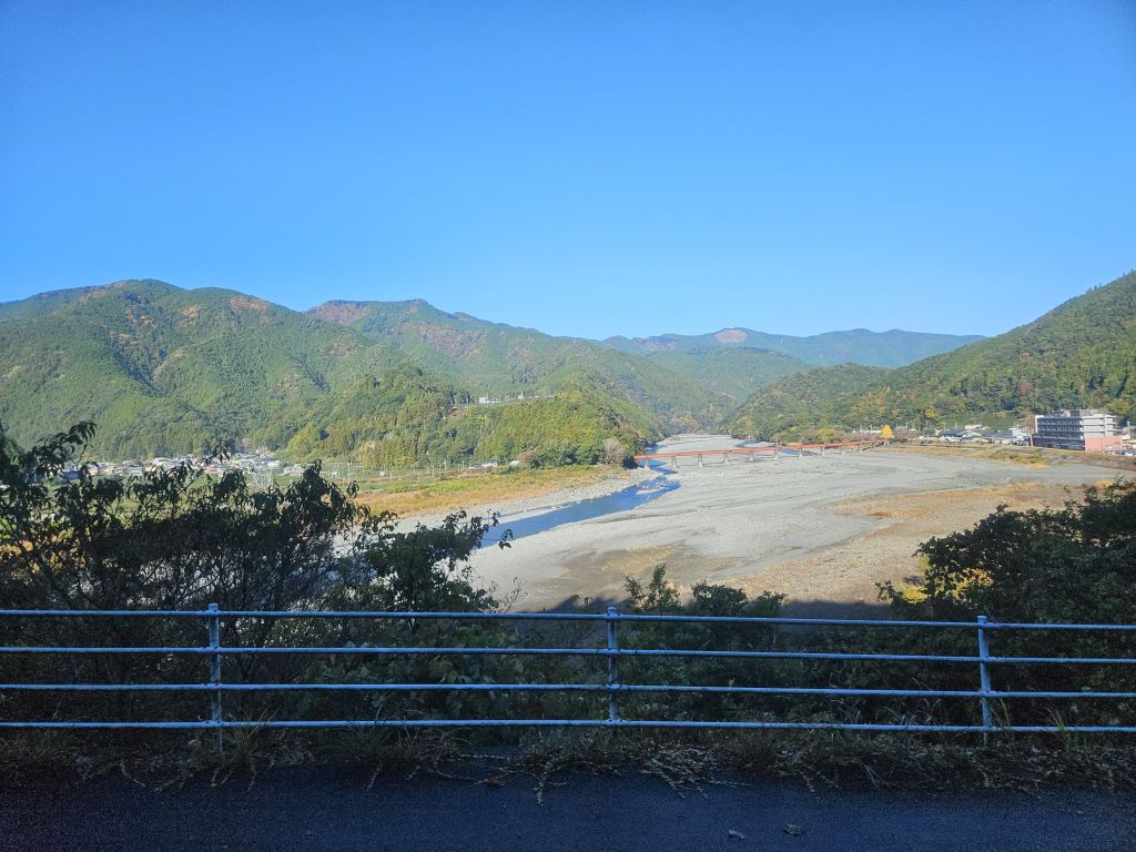 大井川沿いバス車窓・大井川第一橋梁