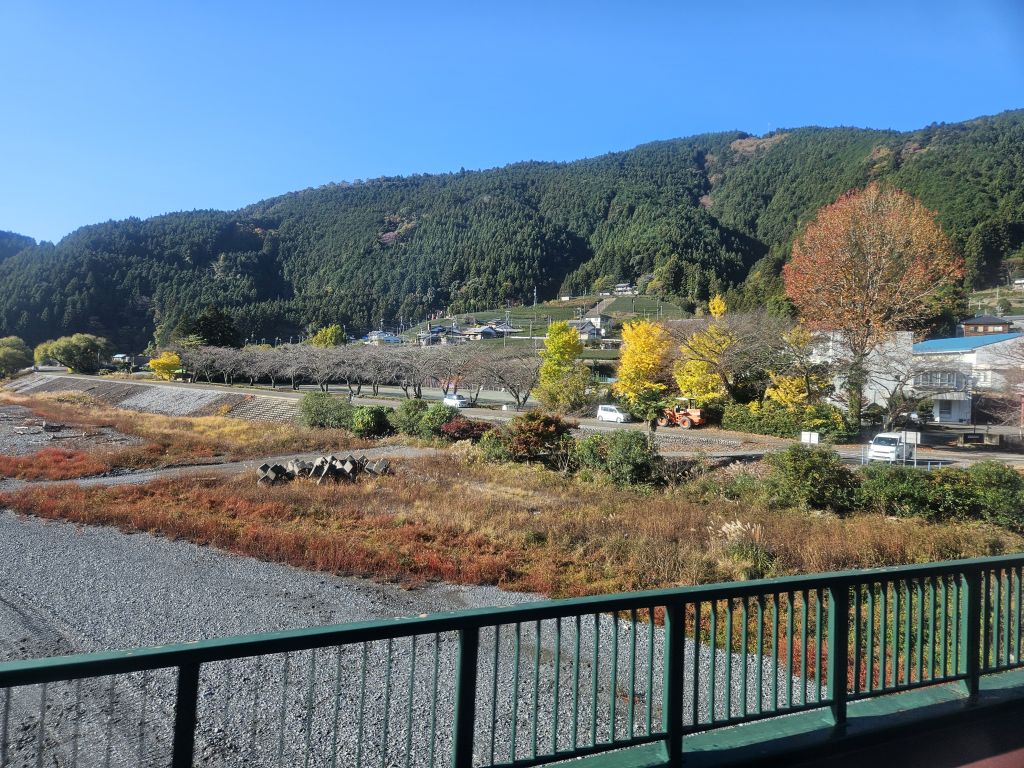 大井川沿いバス車窓・下泉橋