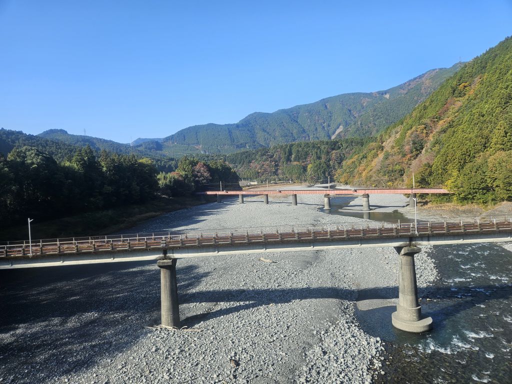 大井川沿いバス車窓・千代橋