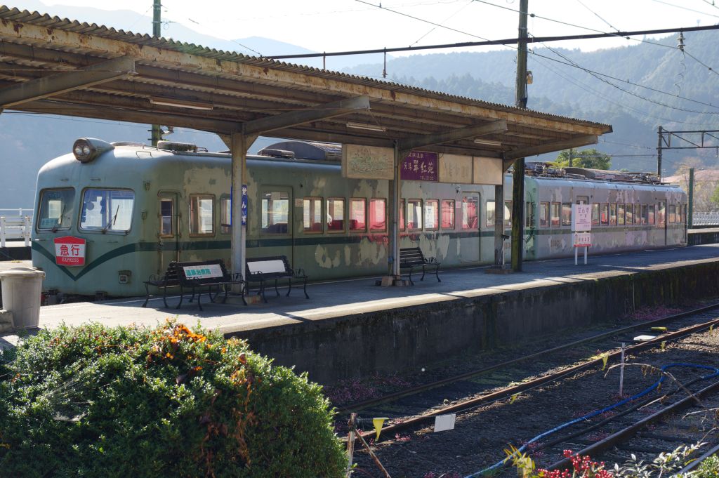 千頭駅・停泊する列車