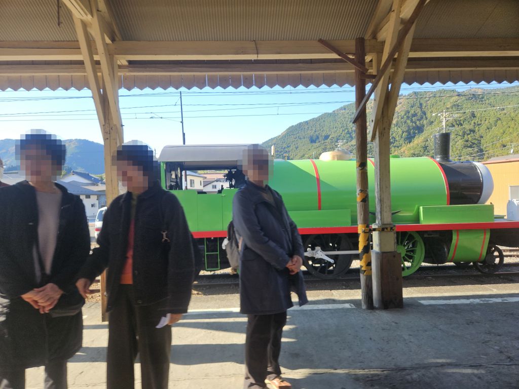 大井川鐵道SL車窓・家山駅とパーシー