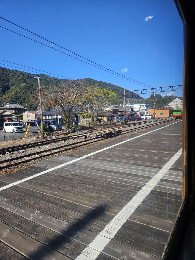 大井川鐵道SL車窓・家山駅・ホーム