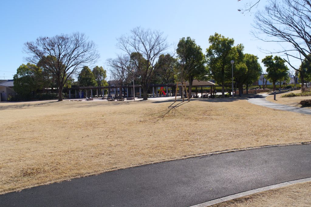 深谷城址公園・西側入口の中から南