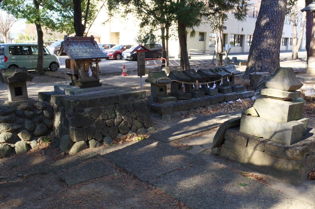 深谷城址・冨士浅間神社・小さな祠群
