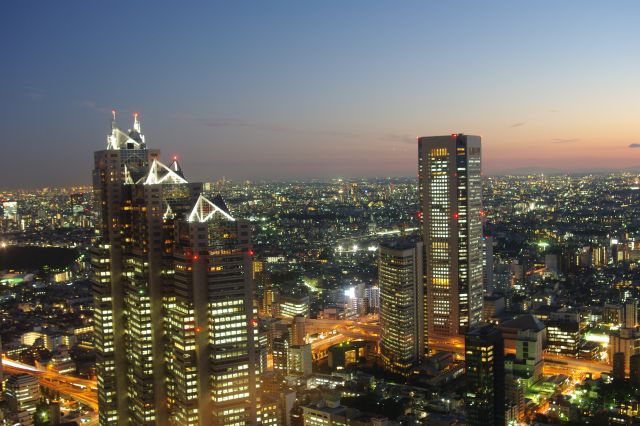 東京都庁北展望台からの展望の写真ページ
