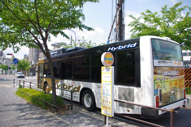 名古屋駅から観光ルートバス「メーグル」で「文化のみち 二葉館」で下車。バスには外国人の方もたくさん乗っていました。
