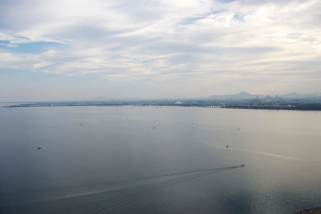 ぼーっと見てしまう広大な琵琶湖。