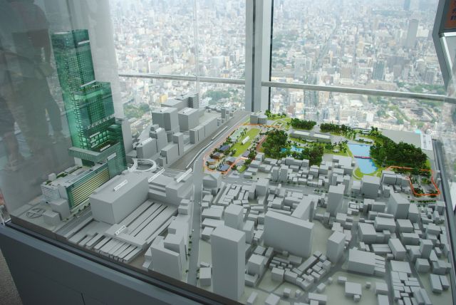 天王寺駅周辺の模型。