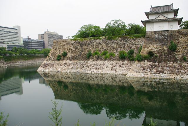 大阪城(2015年)[1]玉造口の写真ページ