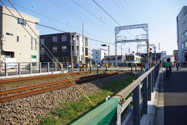 小田急江ノ島線の高座渋谷駅付近。