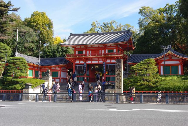 四条通突き当りの八坂神社。