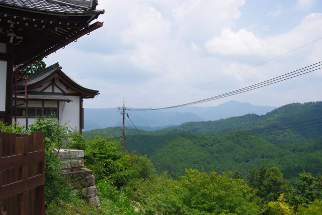 山の中のお寺という独特の雰囲気。