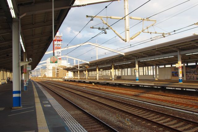 新幹線ホーム、新大阪方面。