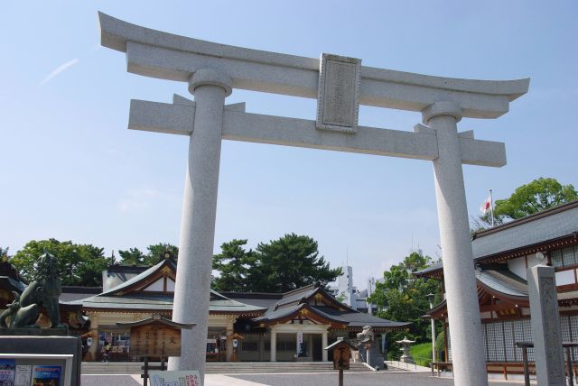 カープ選手も必勝祈願で参拝する広島護国神社があります。