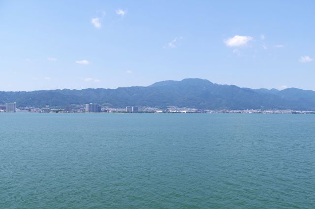 比叡山方面の港へ向かいます。