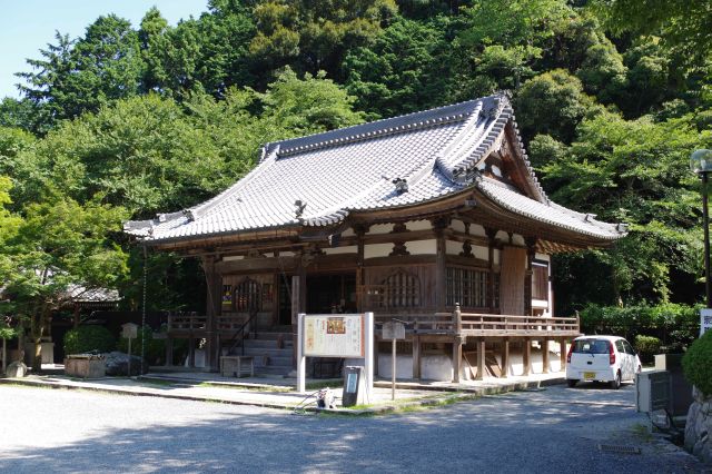 微妙寺は五別所の１つ、本尊は重文の十一面観音、湖国十一面観音霊場の第一番札所。