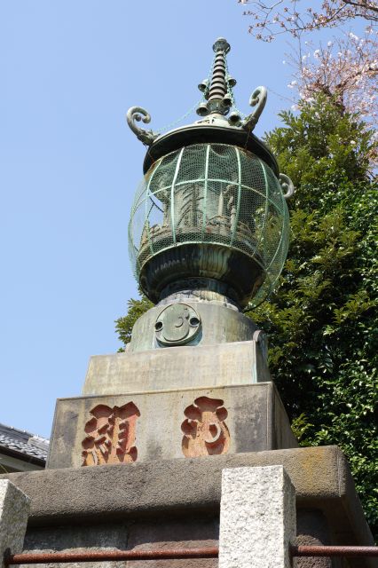 「も組」の灯篭。