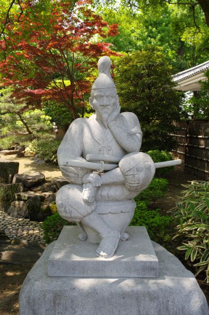 徳川家康のしかみ像。負け戦の自戒の絵、それを元にした石像です。