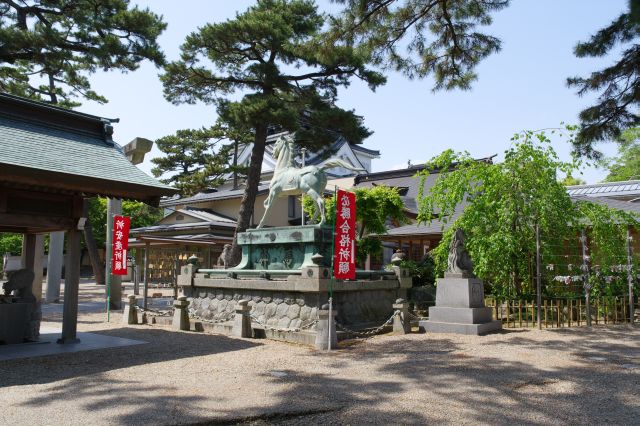 本丸には龍城神社と天守があります。
