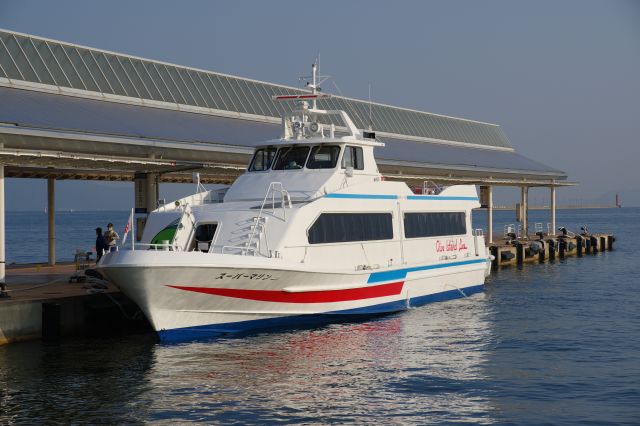 小豆島への高速船に乗船します。