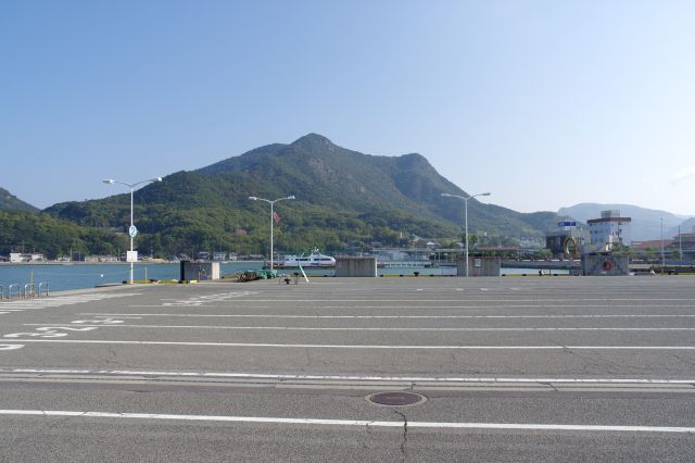 ここを拠点にバス等に乗り小豆島を観光します。