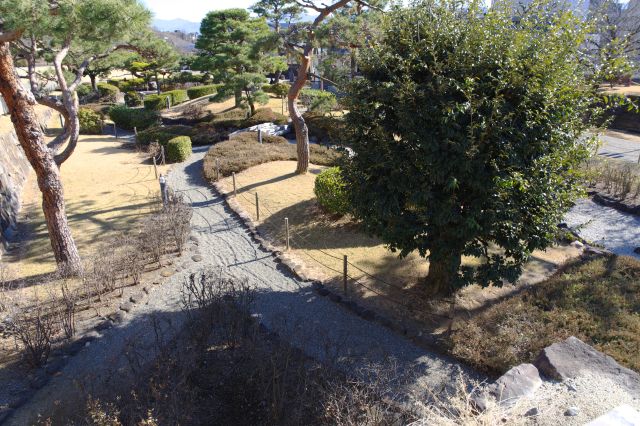 右下には日本庭園があります。