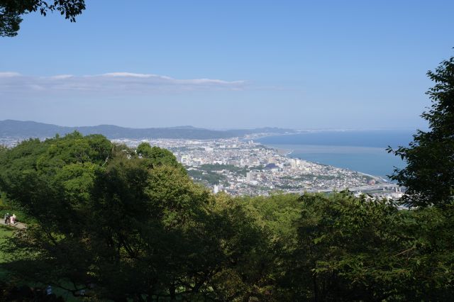 相模湾よりも小田原の街が見やすい画角になります。