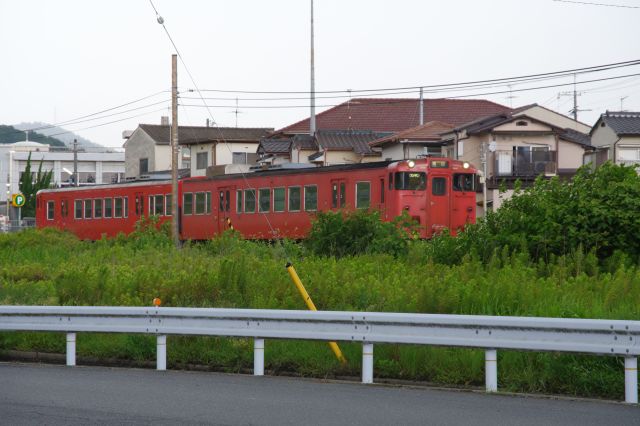 吉備線の備前一宮駅が近く、踏切や列車の音が響きます。
