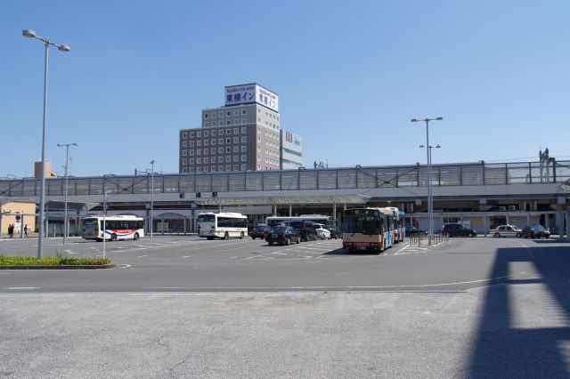 静かな県庁所在地駅です。