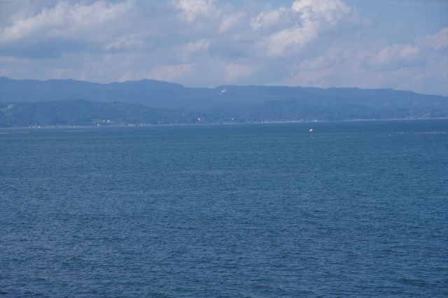 能登半島の山並み。