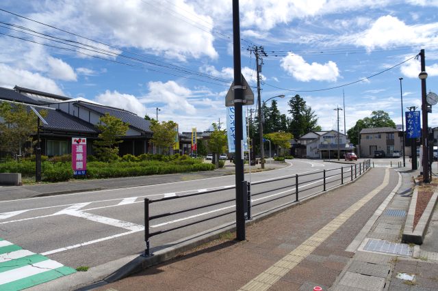 駅周辺の街並み。