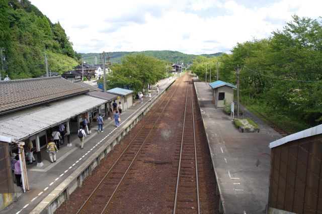 跨線橋からの穴水方面。